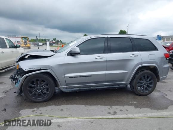 ✅ 2019 Jeep Grand Cherokee Upland • VIN: 1C4RJFAG8KC692741 • Lot: 42868590. Listed on IAAI with 61,333 mi. Free auction sales archive from the USA and detailed vehicle history report at DreamBid. Image 15.