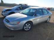 ✅ 2000 Ford Taurus SES • VIN: 1FAFP55S5YA139047 • Lot: 43899558. Wystawiony na IAAI z przebiegiem 125 218 mil. Bezpłatny archiwum sprzedaży aukcyjnych z USA i szczegółowy raport historii pojazdu na DreamBid. Zdjęcie 2.
