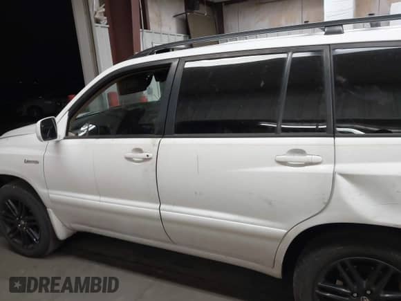 2001 Toyota Highlander с VIN JTEHF21A610028080, выставлен на аукционе IAAI как лот 43011016 с пробегом 254 001 миль миль и . История ставок и продаж доступна на DreamBid. Изображение 14.