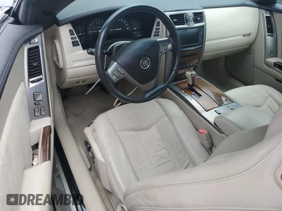 ✅ 2006 Cadillac XLR • VIN: 1G6YX36D465603297 • Лот: 74231644. Опубликован ранее на Copart с пробегом Не указан. Бесплатный доступ к архиву аукционных продаж из США и подробный отчёт об истории автомобиля на DreamBid. Изображение 8.