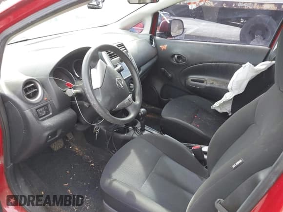 ✅ 2014 Nissan Note S • VIN: 3N1CE2CP5EL385359 • Lot: 41400657. Wystawiony na IAAI z przebiegiem 82 801 mil. Bezpłatny archiwum sprzedaży aukcyjnych z USA i szczegółowy raport historii pojazdu na DreamBid. Zdjęcie 5.