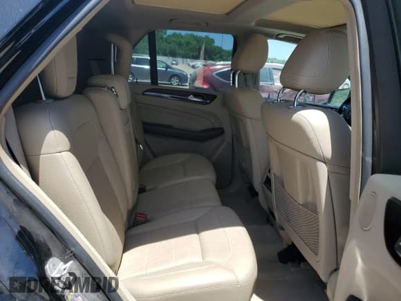 ✅ 2014 Mercedes-Benz M 350 • VIN: 4JGDA5HB4EA374318 • Lot: 57130685. Wystawiony na Copart z przebiegiem 111 111 mil. Bezpłatny archiwum sprzedaży aukcyjnych z USA i szczegółowy raport historii pojazdu na DreamBid. Zdjęcie 11.