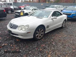 ✅ 2005 Mercedes-Benz SL 500 • VIN: WDBSK75F85F102982 • Lot: 43640257. Wystawiony na IAAI z przebiegiem 165 590 mil. Bezpłatny archiwum sprzedaży aukcyjnych z USA i szczegółowy raport historii pojazdu na DreamBid. Zdjęcie 2.