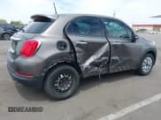 ✅ 2017 FIAT 500X Pop • VIN: ZFBCFXAB7HP553335 • Lot: 42249005. Wystawiony na IAAI z przebiegiem 76 790 mil. Bezpłatny archiwum sprzedaży aukcyjnych z USA i szczegółowy raport historii pojazdu na DreamBid. Zdjęcie 6.