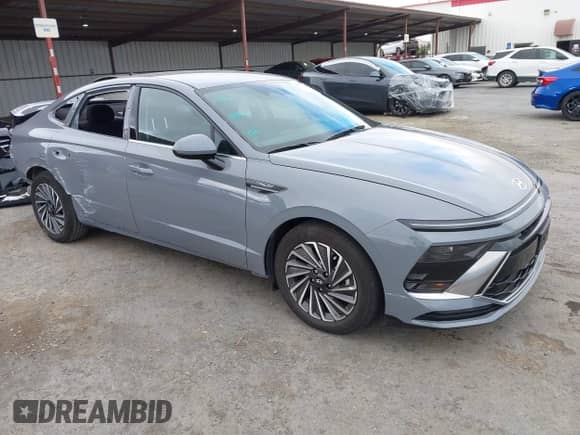 2024 Hyundai Sonata SEL z VIN KMHL34JJ0RA090269, wystawiony jako IAAI lot #42790945 z przebiegiem 4 522 mil mil oraz . Historia ofert i sprzedaży dostępna na DreamBid. Obrazek 1.