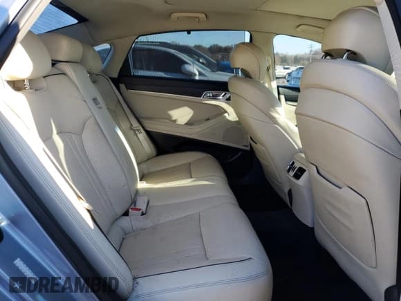 ✅ 2016 Hyundai Genesis 3.8L • VIN: KMHGN4JE0GU142557 • Lot: 79469144. Wystawiony na Copart z przebiegiem 124 434 mil. Bezpłatny archiwum sprzedaży aukcyjnych z USA i szczegółowy raport historii pojazdu na DreamBid. Zdjęcie 10.