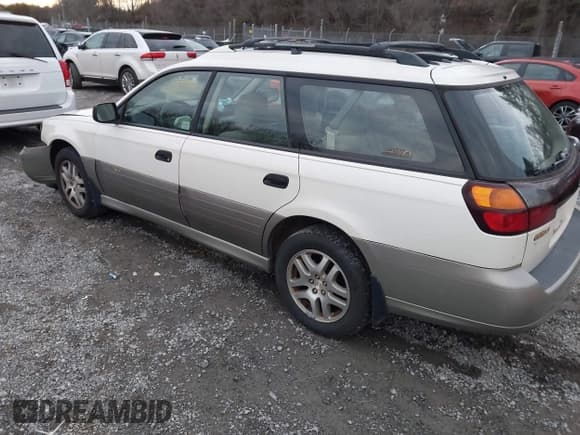 ✅ 2003 Subaru Legacy Outback • VIN: 4S3BH675237635030 • Лот: 43807313. Опубликован ранее на IAAI с пробегом 239 019 миль. Бесплатный доступ к архиву аукционных продаж из США и подробный отчёт об истории автомобиля на DreamBid. Изображение 3.