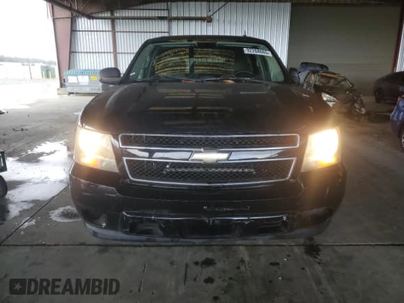 ✅ 2008 Chevrolet Tahoe LS • VIN: 1GNFC13C08J189100 • Lot: 92268665. Wystawiony na Copart z przebiegiem 201 875 mil. Bezpłatny archiwum sprzedaży aukcyjnych z USA i szczegółowy raport historii pojazdu na DreamBid. Zdjęcie 5.