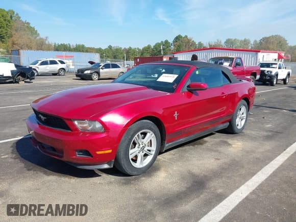 ✅ 2011 Ford Mustang V6 • VIN: 1ZVBP8EM0B5102786 • Лот: 43601978. Опубликован ранее на IAAI с пробегом 184 015 миль. Бесплатный доступ к архиву аукционных продаж из США и подробный отчёт об истории автомобиля на DreamBid. Изображение 2.