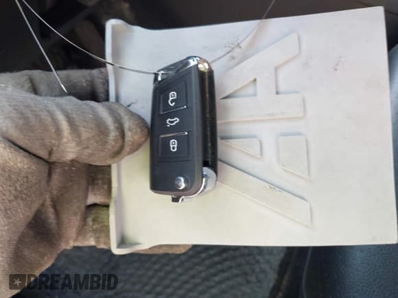 ✅ 2014 Volkswagen Passat SE • VIN: 1VWBN7A31EC081346 • Lot: 42901999. Wystawiony na IAAI z przebiegiem 83 171 mil. Bezpłatny archiwum sprzedaży aukcyjnych z USA i szczegółowy raport historii pojazdu na DreamBid. Zdjęcie 11.