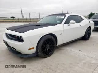 2014 Dodge Challenger R/T Plus z VIN 2C3CDYBT8EH176776, wystawiony jako Copart lot #59819495 z przebiegiem 137 775 mil mil oraz Czysty tytuł • Clean title. Historia ofert i sprzedaży dostępna na DreamBid. Obrazek 1.