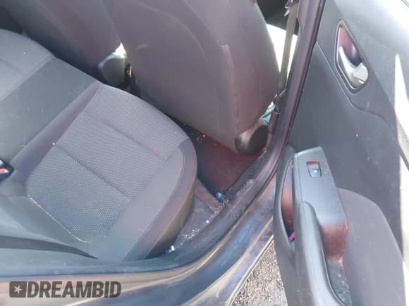 ✅ 2018 Hyundai Accent SE • VIN: 3KPC24A31JE018443 • Лот: 41781853. Опубликован ранее на IAAI с пробегом 123 816 миль. Бесплатный доступ к архиву аукционных продаж из США и подробный отчёт об истории автомобиля на DreamBid. Изображение 8.