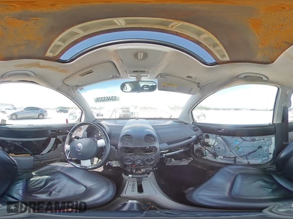 ✅ 2002 Volkswagen Beetle GLX • VIN: 3VWDD21C32M406393 • Лот: 53463325. Опубликован ранее на Copart с пробегом 146 198 миль. Бесплатный доступ к архиву аукционных продаж из США и подробный отчёт об истории автомобиля на DreamBid. Изображение 14.