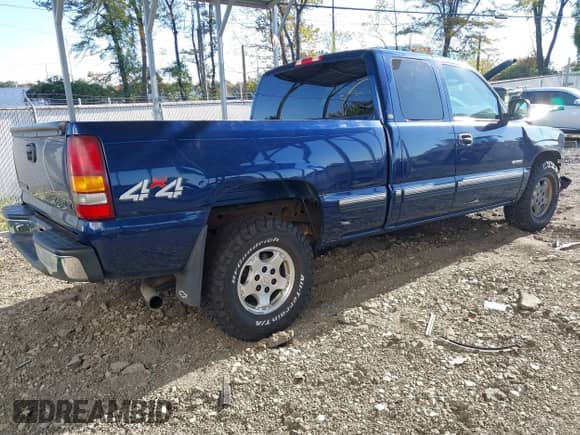 ✅ 2001 Chevrolet Silverado 1500 LS • VIN: 2GCEK19VX11378675 • Lot: 43491061. Wystawiony na IAAI z przebiegiem Nie podano mil. Skorzystaj z bezpłatnego archiwum sprzedaży aukcyjnych z USA i zobacz szczegółowy raport historii pojazdu na DreamBid. Zdjęcie 4.