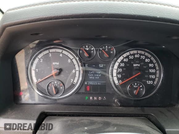 ✅ 2009 Dodge 1500 Sport • VIN: 1D3HB13T39S703531 • Lot: 83464904. Wystawiony na Copart z przebiegiem 295 023 mil. Bezpłatny archiwum sprzedaży aukcyjnych z USA i szczegółowy raport historii pojazdu na DreamBid. Zdjęcie 9.