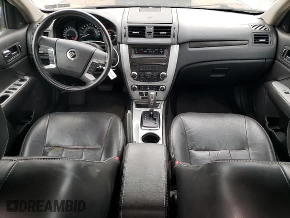 ✅ 2010 Mercury Milan Premier • VIN: 3MEHM0CG2AR613186 • Lot: 71593904. Wystawiony na Copart z przebiegiem 125 301 mil. Bezpłatny archiwum sprzedaży aukcyjnych z USA i szczegółowy raport historii pojazdu na DreamBid. Zdjęcie 8.