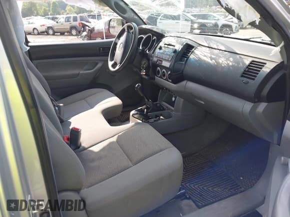 ✅ 2011 Toyota Tacoma • VIN: 5TFPX4EN5BX002830 • Lot: 42688913. Listed on IAAI with 229,264 mi. Free auction sales archive from the USA and detailed vehicle history report at DreamBid. Image 5.