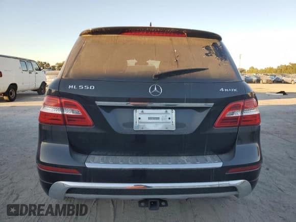 ✅ 2014 Mercedes-Benz M 550 • VIN: 4JGDA7DB4EA341790 • Lot: 92565305. Wystawiony na Copart z przebiegiem 85 404 mil. Bezpłatny archiwum sprzedaży aukcyjnych z USA i szczegółowy raport historii pojazdu na DreamBid. Zdjęcie 6.