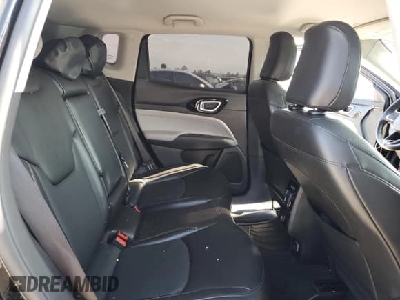 ✅ 2022 Jeep Compass Limited • VIN: 3C4NJDCBXNT196532 • Лот: 52894315. Опубликован ранее на Copart с пробегом 70 045 миль. Бесплатный доступ к архиву аукционных продаж из США и подробный отчёт об истории автомобиля на DreamBid. Изображение 10.