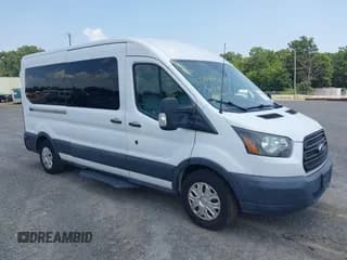 ✅ 2017 Ford Transit XL • VIN: 1FBAX2CM8HKA04246 • Lot: 42714647. Wystawiony na IAAI z przebiegiem 62 242 mil. Bezpłatny archiwum sprzedaży aukcyjnych z USA i szczegółowy raport historii pojazdu na DreamBid. Zdjęcie 1.