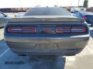 ✅ 2020 Dodge Challenger R/T 50th Anniversary • VIN: 2C3CDZBT5LH130955 • Lot: 50390025. Wystawiony na Copart z przebiegiem 54 012 mil. Bezpłatny archiwum sprzedaży aukcyjnych z USA i szczegółowy raport historii pojazdu na DreamBid. Zdjęcie 6.
