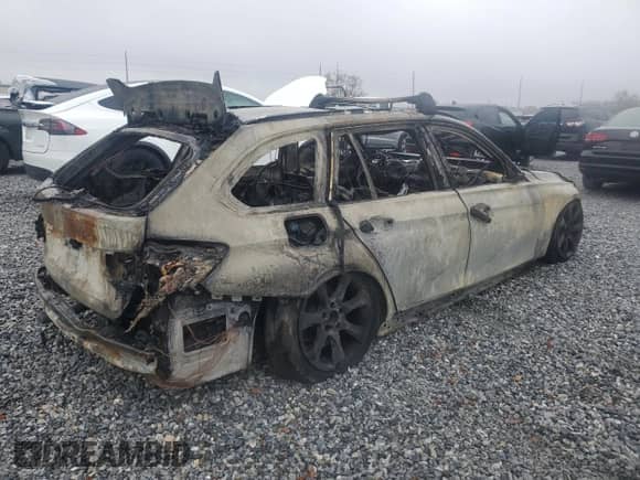 2015 BMW 3 Series 328d xDrive с VIN WBA3K5C59FK301663, выставлен на аукционе Copart как лот 45982205 с пробегом Не указан миль и На запчасти • Non repairable. История ставок и продаж доступна на DreamBid. Изображение 3.