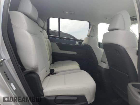 ✅ 2024 Hyundai Santa Fe SE • VIN: 5NMP14GL6RH018020 • Lot: 67922215. Listed on Copart with 12,075 mi. Free auction sales archive from the USA and detailed vehicle history report at DreamBid. Image 11.