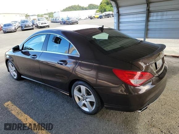 ✅ 2016 Mercedes-Benz CLA 250 • VIN: WDDSJ4EB6GN381492 • Lot: 42466490. Wystawiony na IAAI z przebiegiem 46 561 mil. Bezpłatny archiwum sprzedaży aukcyjnych z USA i szczegółowy raport historii pojazdu na DreamBid. Zdjęcie 1.
