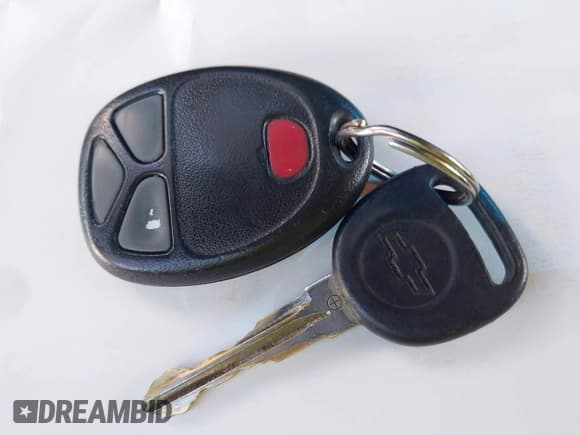 ✅ 2008 Chevrolet Silverado 2500HD 1LT • VIN: 1GCHC23668F121517 • Lot: 42783735. Wystawiony na IAAI z przebiegiem 256 197 mil. Bezpłatny archiwum sprzedaży aukcyjnych z USA i szczegółowy raport historii pojazdu na DreamBid. Zdjęcie 11.