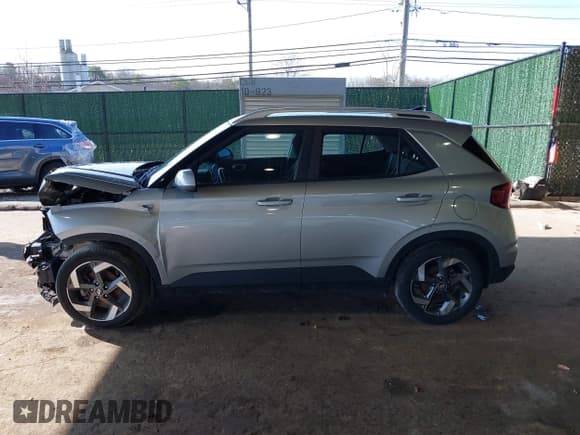 ✅ 2022 Hyundai Venue Limited • VIN: KMHRC8A37NU199579 • Lot: 41886674. Listed on IAAI with 36,484 mi. Free auction sales archive from the USA and detailed vehicle history report at DreamBid. Image 15.