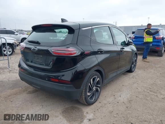 ✅ 2023 Chevrolet Bolt EV 2LT • VIN: 1G1FX6S02P4143467 • Lot: 41607322. Wystawiony na IAAI z przebiegiem 95 398 mil. Bezpłatny archiwum sprzedaży aukcyjnych z USA i szczegółowy raport historii pojazdu na DreamBid. Zdjęcie 4.