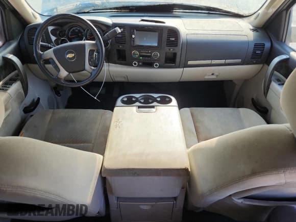 ✅ 2011 Chevrolet Silverado 1500 1HY • VIN: 3GCUCUEJ1BG145757 • Lot: 81233305. Listed on Copart with 260,896 mi. Free auction sales archive from the USA and detailed vehicle history report at DreamBid. Image 8.