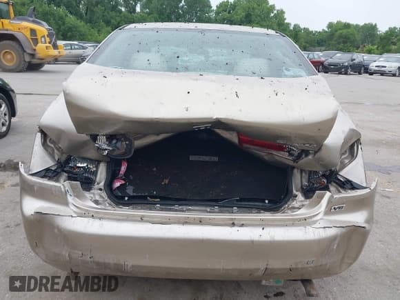 ✅ 2003 Honda Accord LX • VIN: 1HGCM66363A062623 • Lot: 42437853. Listed on IAAI with 264,727 mi. Free auction sales archive from the USA and detailed vehicle history report at DreamBid. Image 6.