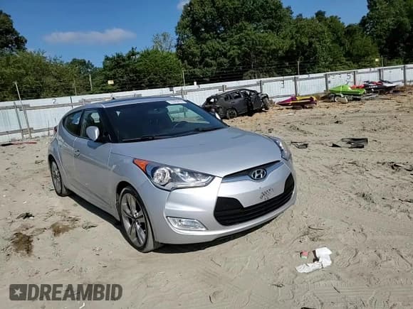 ✅ 2016 Hyundai Veloster • VIN: KMHTC6AD8GU272996 • Lot: 70380414. Wystawiony na Copart z przebiegiem 86 498 mil. Bezpłatny archiwum sprzedaży aukcyjnych z USA i szczegółowy raport historii pojazdu na DreamBid. Zdjęcie 11.