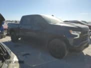 ✅ 2023 Chevrolet Silverado 1500 LT Trail Boss • VIN: 3GCUDFE86PG105669 • Lot: 86084714. Wystawiony na Copart z przebiegiem 59 361 mil. Bezpłatny archiwum sprzedaży aukcyjnych z USA i szczegółowy raport historii pojazdu na DreamBid. Zdjęcie 4.