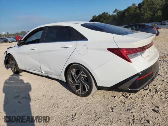 ✅ 2025 Hyundai Elantra Limited • VIN: KMHLP4DG1SU894962 • Лот: 86849625. Опубликован ранее на Copart с пробегом 16 453 миль. Бесплатный доступ к архиву аукционных продаж из США и подробный отчёт об истории автомобиля на DreamBid. Изображение 2.