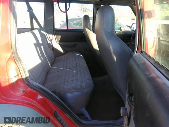 ✅ 1997 Jeep Cherokee SE • VIN: 1J4FJ28S4VL559673 • Lot: 41120546. Wystawiony na IAAI z przebiegiem 272 358 mil. Bezpłatny archiwum sprzedaży aukcyjnych z USA i szczegółowy raport historii pojazdu na DreamBid. Zdjęcie 8.