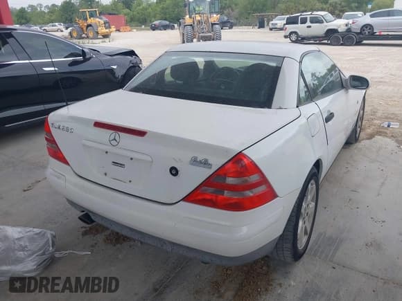✅ 1999 Mercedes-Benz SLK 230/320 • VIN: WDBKK47FXXF088811 • Lot: 41723177. Wystawiony na IAAI z przebiegiem 74 446 mil. Bezpłatny archiwum sprzedaży aukcyjnych z USA i szczegółowy raport historii pojazdu na DreamBid. Zdjęcie 4.