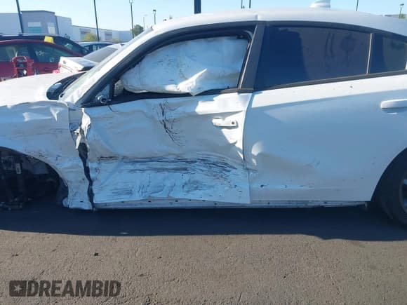 ✅ 2019 Dodge Charger GT • VIN: 2C3CDXHG1KH671157 • Lot: 43077006. Wystawiony na IAAI z przebiegiem 70 947 mil. Bezpłatny archiwum sprzedaży aukcyjnych z USA i szczegółowy raport historii pojazdu na DreamBid. Zdjęcie 12.