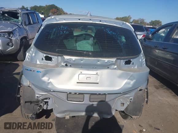 ✅ 2023 Chevrolet Bolt EV 1LT • VIN: 1G1FW6S07P4180386 • Lot: 43488676. Listed on IAAI with 32,179 mi. Free auction sales archive from the USA and detailed vehicle history report at DreamBid. Image 17.