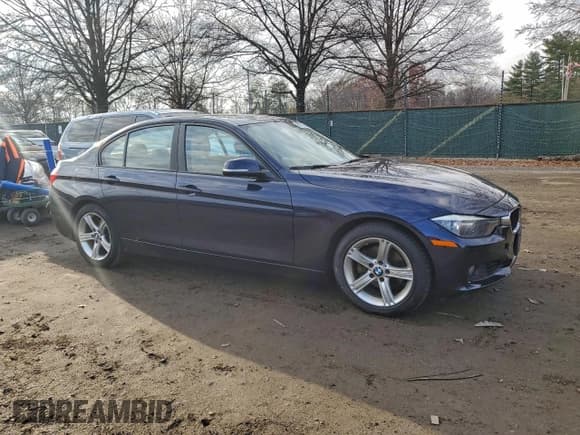 ✅ 2012 BMW 3 Series 328i • VIN: WBA3A5C5XCF348031 • Лот: 94075365. Опубликован ранее на Copart с пробегом 121 000 миль. Бесплатный доступ к архиву аукционных продаж из США и подробный отчёт об истории автомобиля на DreamBid. Изображение 4.