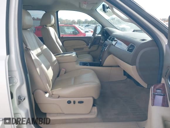 ✅ 2013 Chevrolet Silverado 1500 LTZ • VIN: 3GCPKTE79DG312531 • Lot: 43674519. Wystawiony na IAAI z przebiegiem 227 234 mil. Bezpłatny archiwum sprzedaży aukcyjnych z USA i szczegółowy raport historii pojazdu na DreamBid. Zdjęcie 5.