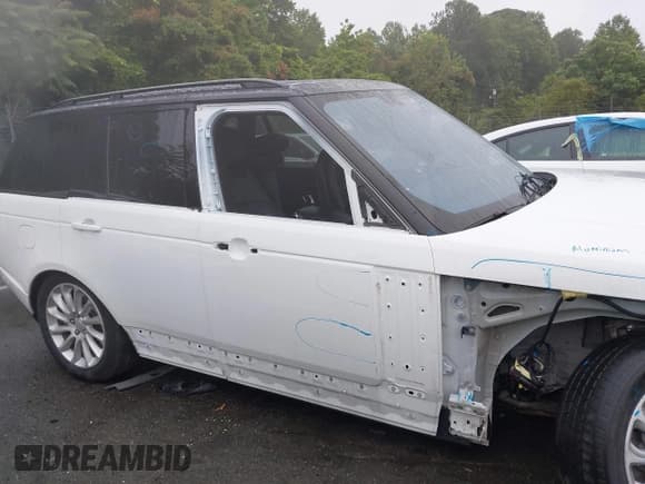 ✅ 2020 Land Rover Range Rover HSE • VIN: SALGS2RU2LA597086 • Лот: 42205510. Опубликован ранее на IAAI с пробегом 75 400 миль. Бесплатный доступ к архиву аукционных продаж из США и подробный отчёт об истории автомобиля на DreamBid. Изображение 13.