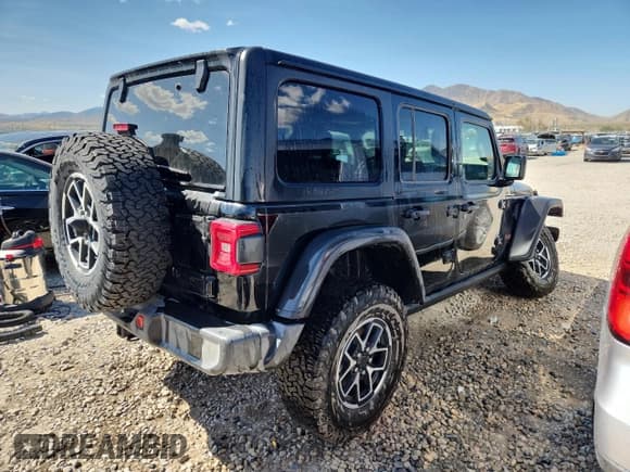 ✅ 2025 Jeep Wrangler Rubicon • VIN: 1C4PJXFNXSW560387 • Lot: 80349875. Listed on Copart with 5,462 mi. Free auction sales archive from the USA and detailed vehicle history report at DreamBid. Image 3.