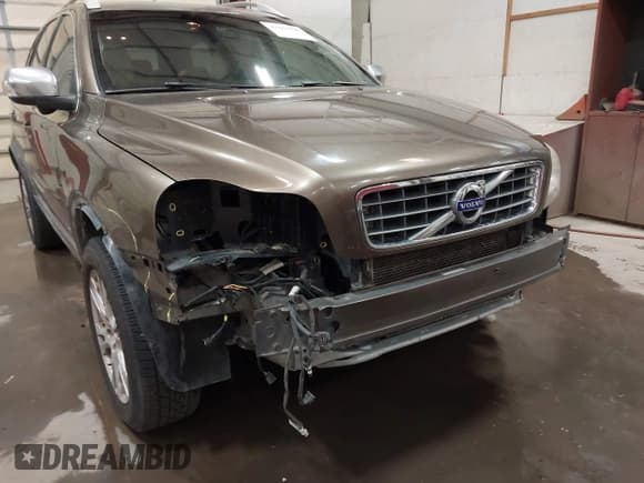 ✅ 2013 Volvo XC90 Premier Plus • VIN: YV4952CZ1D1644277 • Lot: 42864440. Wystawiony na IAAI z przebiegiem 173 156 mil. Bezpłatny archiwum sprzedaży aukcyjnych z USA i szczegółowy raport historii pojazdu na DreamBid. Zdjęcie 14.