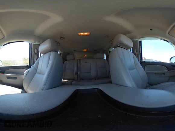 2014 Chevrolet Suburban LT z VIN 1GNSKJE70ER202460, wystawiony jako IAAI lot #42090452 z przebiegiem 181 450 mil mil oraz . Historia ofert i sprzedaży dostępna na DreamBid. Obrazek 18.