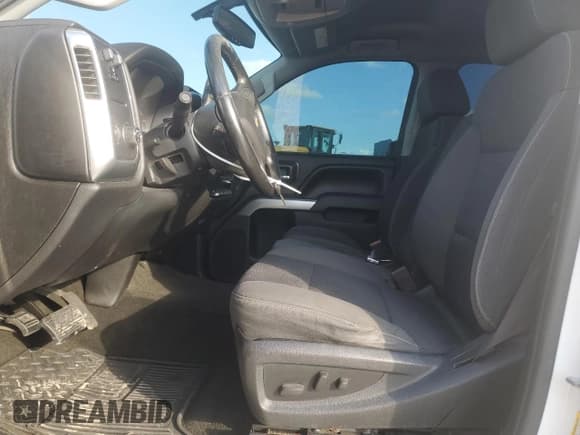✅ 2015 Chevrolet Silverado 2500HD LT • VIN: 1GC1CVE81FF100234 • Lot: 82527324. Wystawiony na Copart z przebiegiem 195 796 mil. Bezpłatny archiwum sprzedaży aukcyjnych z USA i szczegółowy raport historii pojazdu na DreamBid. Zdjęcie 7.