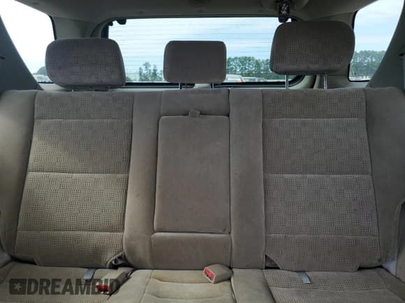 ✅ 2003 Kia Sorento LX • VIN: KNDJD733835040437 • Лот: 75985824. Опубликован ранее на Copart с пробегом 102 791 миль. Бесплатный доступ к архиву аукционных продаж из США и подробный отчёт об истории автомобиля на DreamBid. Изображение 10.