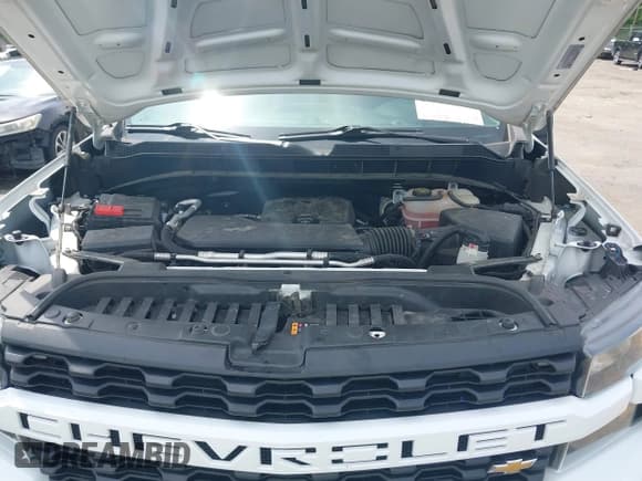 ✅ 2022 Chevrolet Silverado 1500 Custom • VIN: 3GCPYBEK4NG189834 • Lot: 42136171. Wystawiony na IAAI z przebiegiem 95 440 mil. Bezpłatny archiwum sprzedaży aukcyjnych z USA i szczegółowy raport historii pojazdu na DreamBid. Zdjęcie 10.