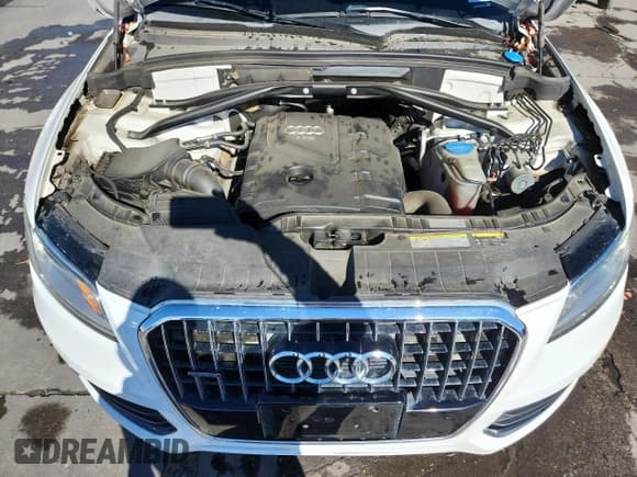 ✅ 2017 Audi Q5 Premium • VIN: WA1C2AFP3HA091038 • Lot: 90471585. Wystawiony na Copart z przebiegiem 123 689 mil. Bezpłatny archiwum sprzedaży aukcyjnych z USA i szczegółowy raport historii pojazdu na DreamBid. Zdjęcie 12.